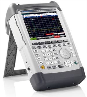 Digunakan antena Analyzer Rohde & Schwarz ZVH4